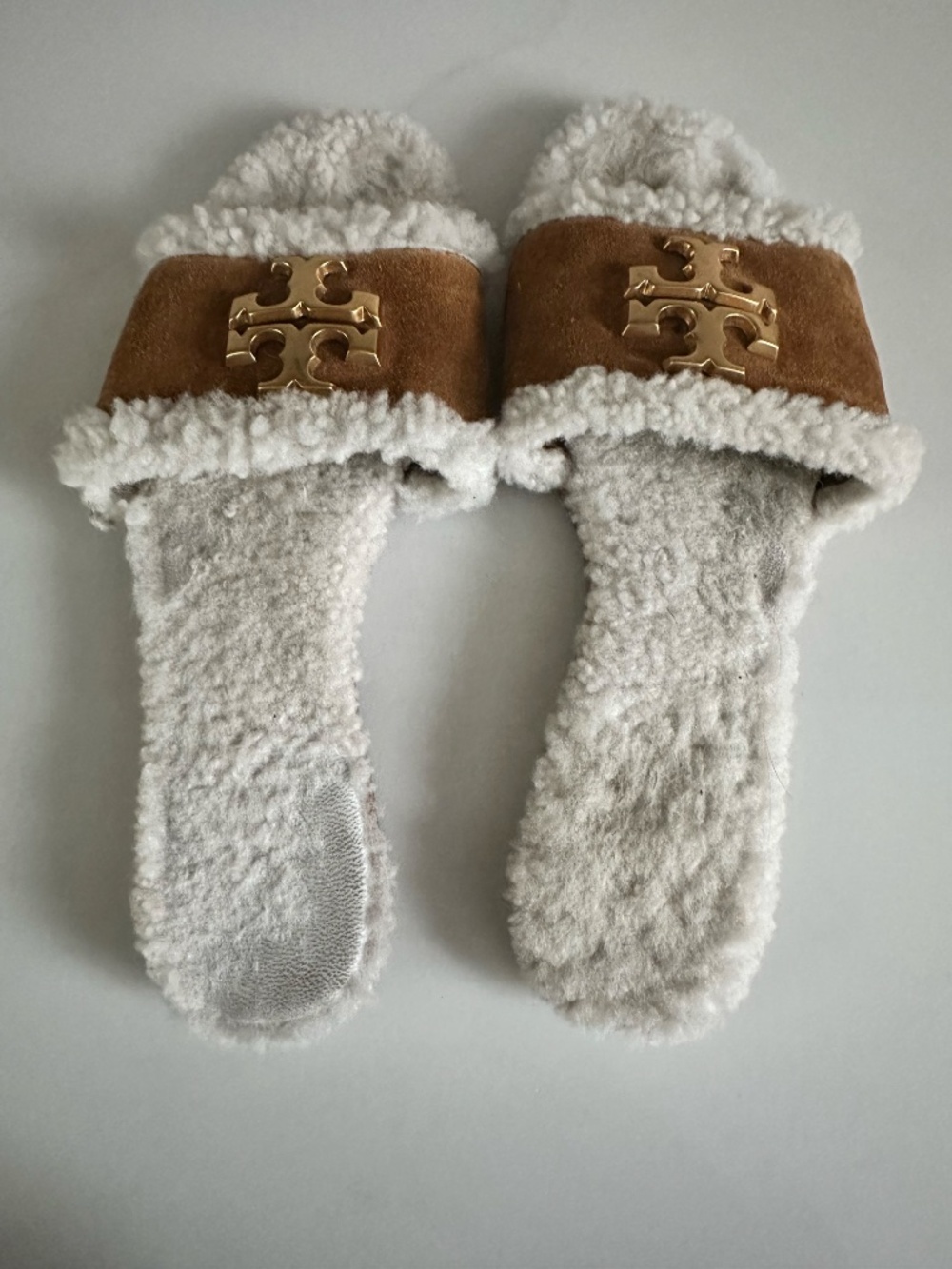 Tory Burch Camel Shearling Slide - Picture 5 of 5